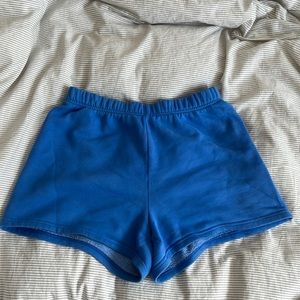 Aritzia Cozy fleece 3inch sweatshorts